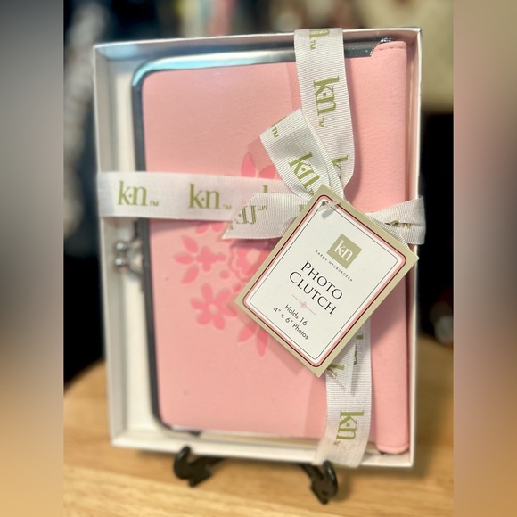 Karen Neuburger Handbags - NWT 2008 Karen Neuburger Pink Kisslock Photo 16 Photo Capacity Clutch